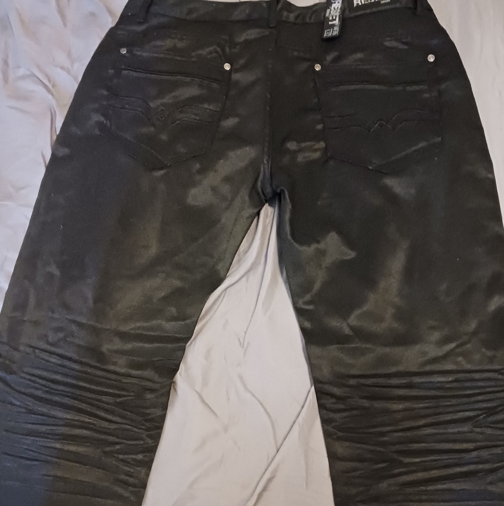 Jeans - Picture 2 of 4